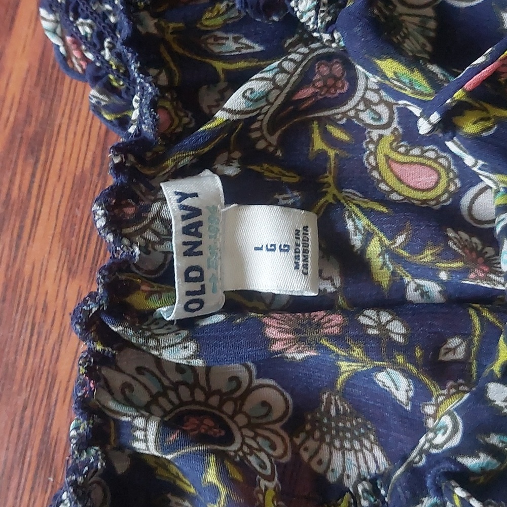Old Navy blouse‎ - Picture 3 of 8